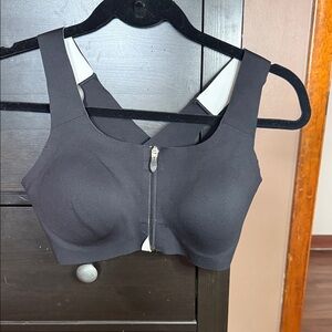 Brooks Women's Black Zipper Front Sports Bra